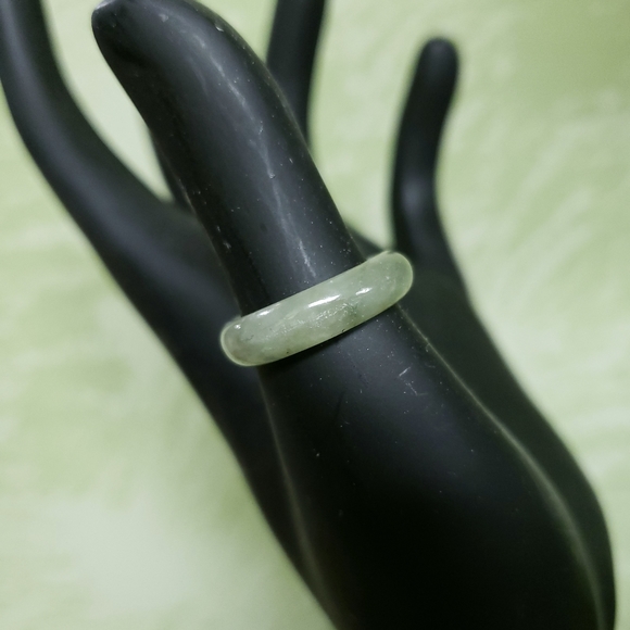 Green jade ring - Picture 3 of 3